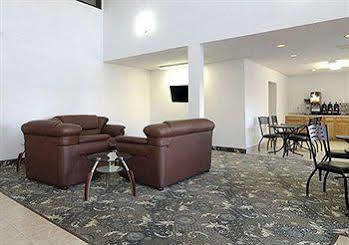 Baymont By Wyndham Beloit Hotel Exterior photo