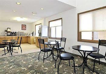 Baymont By Wyndham Beloit Hotel Exterior photo